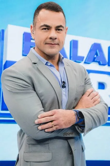 Tino Junior, locutor e apresentador