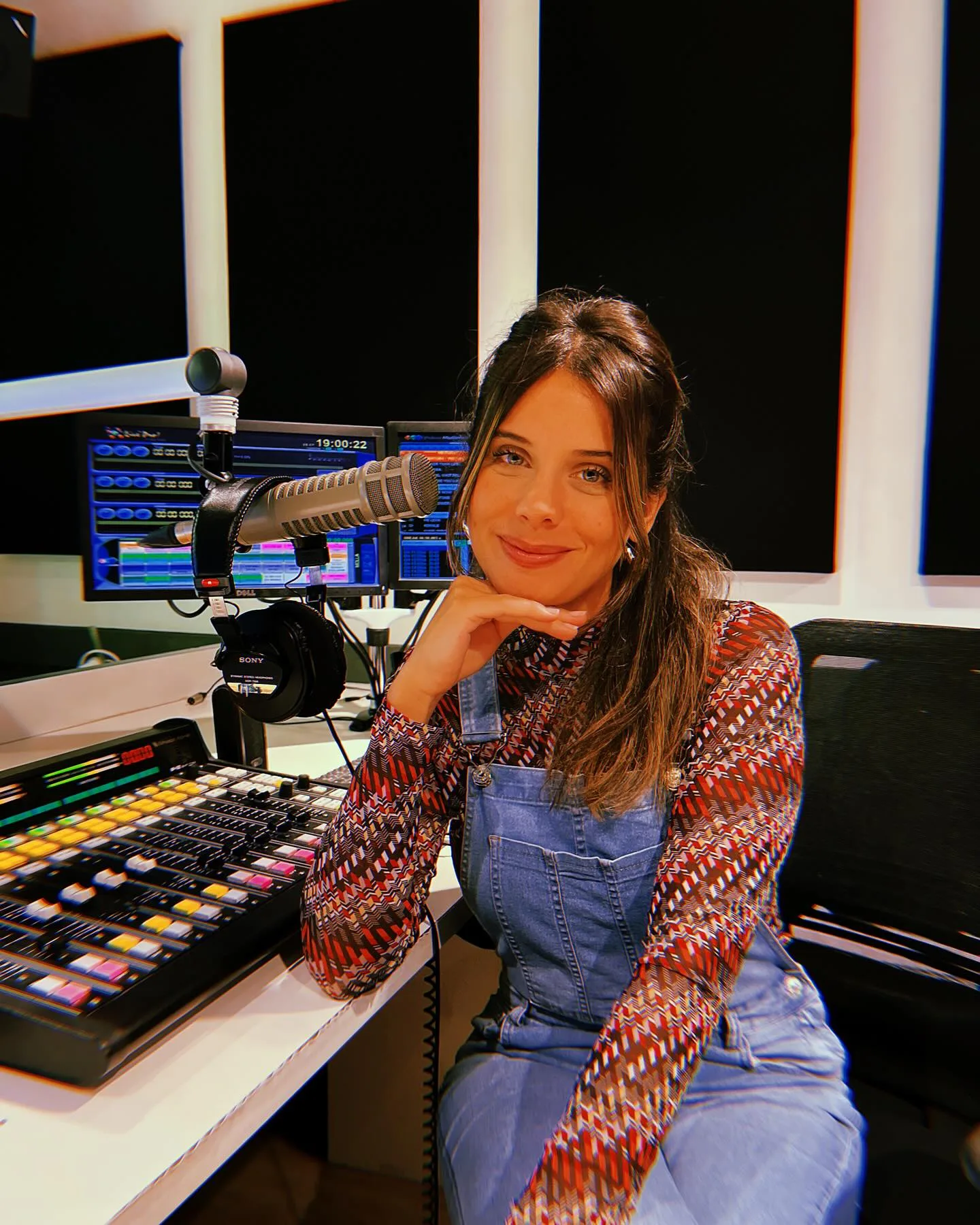 Louise Heine, locutora de rádio